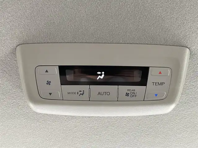 ホンダ ステップワゴン eHEV エアー EX 滋賀県 2025(令7)年 0.1万km未満 プラチナホワイトパール 登録済未使用車/純正11.4型ナビ/CD/DVD/SD/USB/Bluetooth/フルセグTV/バックカメラ/ＢＳＩ/ホンダセンシング/クルーズコントロール/パドルシフト/パワーバックドア/シートヒーター/両側パワースライドドア/オットマン/革巻きステアリング/LEDヘッドライト/オートハイビーム/純正アルミホイール