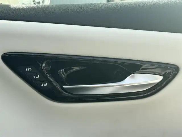 トヨタ クラウン ハイブリッド RS アドバンス 愛媛県 2019(平31)年 3.9万km ホワイトパールクリスタルシャイン 純正メーカーナビ/バックカメラ/ドラレコ前後/クルーズコントロール追従有/ビルトインETC/Bluetooth/レザーシート/前席シートヒーター/前席エアシート/TOM’Sエアロ（フロント、リア）/コーナーセンサー/純正フロアマット/純正18インチAW/カードスペアキー/オートLEDヘッドライト