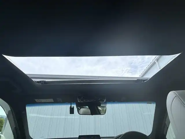 トヨタ クラウン ハイブリッド RS アドバンス 愛媛県 2019(平31)年 3.9万km ホワイトパールクリスタルシャイン 純正メーカーナビ/バックカメラ/ドラレコ前後/クルーズコントロール追従有/ビルトインETC/Bluetooth/レザーシート/前席シートヒーター/前席エアシート/TOM’Sエアロ（フロント、リア）/コーナーセンサー/純正フロアマット/純正18インチAW/カードスペアキー/オートLEDヘッドライト