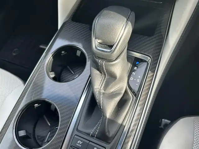 トヨタ クラウン ハイブリッド RS アドバンス 愛媛県 2019(平31)年 3.9万km ホワイトパールクリスタルシャイン 純正メーカーナビ/バックカメラ/ドラレコ前後/クルーズコントロール追従有/ビルトインETC/Bluetooth/レザーシート/前席シートヒーター/前席エアシート/TOM’Sエアロ（フロント、リア）/コーナーセンサー/純正フロアマット/純正18インチAW/カードスペアキー/オートLEDヘッドライト