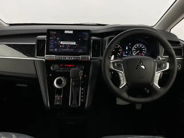 三菱 デリカＤ：５ ブラックエディション 新潟県 2025(令7)年 0.1万km未満 グレーⅡ ４WD/e-Assist/登録未使用車/禁煙車/アルパインD:5専用11インチメモリナビ/　　CD/DVD/AM/FM/フルセグ/BT/USB/HDMI/　　applecarplay/androidauto/アラウンドビューモニター/両側パワースライドドア/パワーバックドア/レーダークルーズコントロール/LEDオートライト/オートマチックハイビーム/運転席パワーシート/前席シートヒーター/レザーシート/純正18インチアルミホイール付/アイドリングストップ/ステアリングスイッチ/ステアリングヒーター/パドルシフト/電動パーキングブレーキ/オートブレーキホールド/AC100V充電/スペアキー/スマートキー