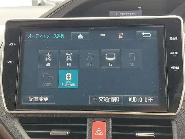 トヨタ エスクァイア ハイブリッド Gi プレミアムパッケージ 東京都 2018(平30)年 5.3万km ホワイトパールクリスタルシャイン 純正10インチナビ/・Bluetoothオーディオ/・フルセグTV/・DVD/CD/バックカメラ/ETC/ドライブレコーダー/両側パワースライドドア/ハーフレザーシート/シートヒーター/ステアリングヒーター/コーナーセンサー/プリクラッシュセーフティ/レーンディパーチャーアラート/オートハイビーム