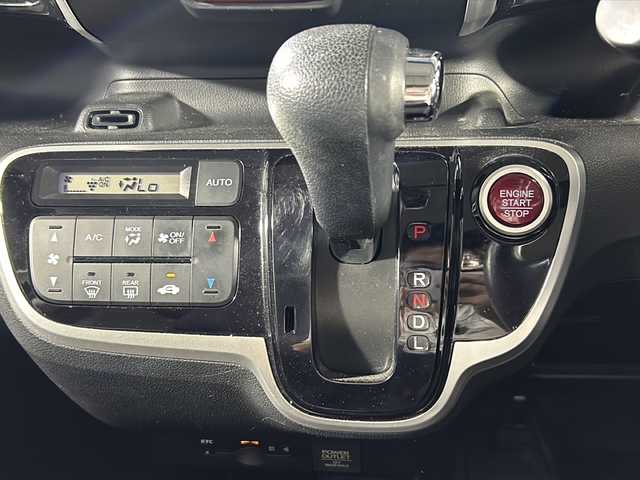 ホンダ Ｎ ＢＯＸ カスタム G Lパッケージ 沖縄県 2016(平28)年 4.9万km プレミアムディープロッソパール 県外仕入れ/禁煙車/片側パワースライドドア/純正ディスプレイオーディオ/（ワンセグTV/CD/USB）/ステアリングスィッチ/ビルドインETC/オートリトラミラー/アイドリングスイッチ/オートライト/前方ドライブレコーダー/スマートキー/横すべり防止装置/ドアバイザー/フロアマット