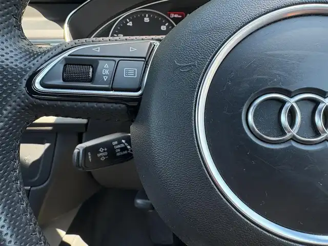 アウディ Ａ６ 2．8 FSI クワトロ Sライン 石川県 2013(平25)年 7万km アイビスホワイト BOSE/純正HDDナビ/4WD/衝突軽減/コーナーセンサー/ドライブレコーダー/アダプティブクルーズコントロール/横滑り防止装置/バックカメラ/電動パーキングブレーキ/電動リアゲート/ETC/メモリー付きパワーシート/運転席・助手席シートヒーター/ミラーヒーター/（AM/FM/CD/DVD/フルセグTV/Bluetooth）/LEDヘッドライト