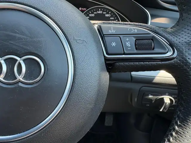 アウディ Ａ６ 2．8 FSI クワトロ Sライン 石川県 2013(平25)年 7万km アイビスホワイト BOSE/純正HDDナビ/4WD/衝突軽減/コーナーセンサー/ドライブレコーダー/アダプティブクルーズコントロール/横滑り防止装置/バックカメラ/電動パーキングブレーキ/電動リアゲート/ETC/メモリー付きパワーシート/運転席・助手席シートヒーター/ミラーヒーター/（AM/FM/CD/DVD/フルセグTV/Bluetooth）/LEDヘッドライト