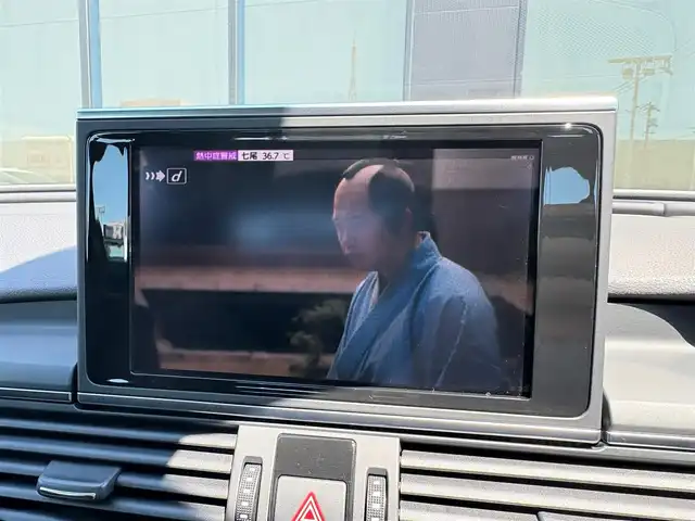 アウディ Ａ６ 2．8 FSI クワトロ Sライン 石川県 2013(平25)年 7万km アイビスホワイト BOSE/純正HDDナビ/4WD/衝突軽減/コーナーセンサー/ドライブレコーダー/アダプティブクルーズコントロール/横滑り防止装置/バックカメラ/電動パーキングブレーキ/電動リアゲート/ETC/メモリー付きパワーシート/運転席・助手席シートヒーター/ミラーヒーター/（AM/FM/CD/DVD/フルセグTV/Bluetooth）/LEDヘッドライト