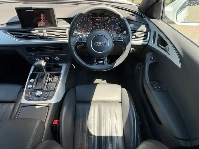 アウディ Ａ６ 2．8 FSI クワトロ Sライン 石川県 2013(平25)年 7万km アイビスホワイト BOSE/純正HDDナビ/4WD/衝突軽減/コーナーセンサー/ドライブレコーダー/アダプティブクルーズコントロール/横滑り防止装置/バックカメラ/電動パーキングブレーキ/電動リアゲート/ETC/メモリー付きパワーシート/運転席・助手席シートヒーター/ミラーヒーター/（AM/FM/CD/DVD/フルセグTV/Bluetooth）/LEDヘッドライト