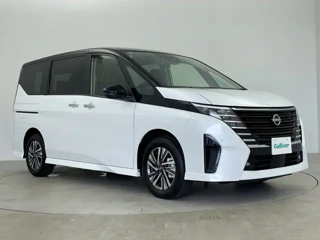 日産 セレナ e－パワー ハイウェイスター V 鹿児島県 2025(令7)年 0.1千km 白 登録済未使用車/プロパイロット（ナビリンク機能付）/+プロパイロット緊急停止支援システム（SOSコール機能付）/+SOSコール/アラウンドビューモニター（移動物 検知機能付）/12.3型NissanConnectナビゲーション/・フルセグTV、BT対応、USB、AM/FM/・AppleCarPlay、AndroidAuto、HDMI/・AmazonAlexa/ステアリングスイッチ/後席モニター/両側電動スライドドア/ドライブレコーダー（前後セット）/インテリジェントルームミラー/ETC2.0/ワイヤレス充電器/電動パーキングブレーキ/オートホールド機能/オートライト/アダプティブLEDヘッドライト/LEDフォグ/純正16インチアルミホイール