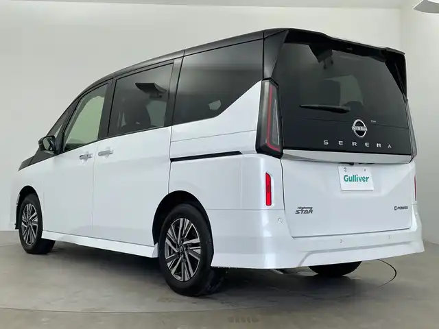 日産 セレナ e－パワー ハイウェイスター V 鹿児島県 2025(令7)年 0.1千km 白 登録済未使用車/プロパイロット（ナビリンク機能付）/+プロパイロット緊急停止支援システム（SOSコール機能付）/+SOSコール/アラウンドビューモニター（移動物 検知機能付）/12.3型NissanConnectナビゲーション/・フルセグTV、BT対応、USB、AM/FM/・AppleCarPlay、AndroidAuto、HDMI/・AmazonAlexa/ステアリングスイッチ/後席モニター/両側電動スライドドア/ドライブレコーダー（前後セット）/インテリジェントルームミラー/ETC2.0/ワイヤレス充電器/電動パーキングブレーキ/オートホールド機能/オートライト/アダプティブLEDヘッドライト/LEDフォグ/純正16インチアルミホイール