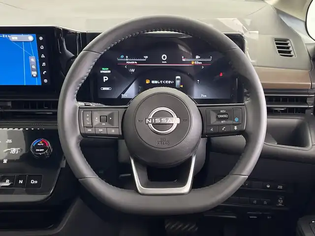 日産 セレナ e－パワー ハイウェイスター V 鹿児島県 2025(令7)年 0.1千km 白 登録済未使用車/プロパイロット（ナビリンク機能付）/+プロパイロット緊急停止支援システム（SOSコール機能付）/+SOSコール/アラウンドビューモニター（移動物 検知機能付）/12.3型NissanConnectナビゲーション/・フルセグTV、BT対応、USB、AM/FM/・AppleCarPlay、AndroidAuto、HDMI/・AmazonAlexa/ステアリングスイッチ/後席モニター/両側電動スライドドア/ドライブレコーダー（前後セット）/インテリジェントルームミラー/ETC2.0/ワイヤレス充電器/電動パーキングブレーキ/オートホールド機能/オートライト/アダプティブLEDヘッドライト/LEDフォグ/純正16インチアルミホイール