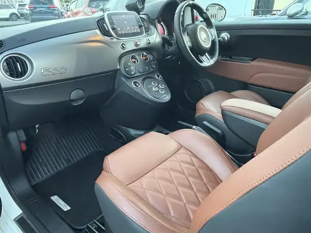 アバルト ５９５ ツーリズモ 静岡県 2022(令4)年 1.3万km 白 ブラウンレザーシート ダイヤモンドステッチ/OZracing16インチAW /REMUS2本出しマフラー/社外フロントスポイラー/社外カーボンリヤスポイラー /シリコンインテークホース/KONIショックアブソーバー/アイバッハサスペンション/キーレス/ETC/リヤガラスフィルム施工
