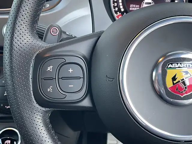 アバルト ５９５ ツーリズモ 静岡県 2022(令4)年 1.3万km 白 ブラウンレザーシート ダイヤモンドステッチ/OZracing16インチAW /REMUS2本出しマフラー/社外フロントスポイラー/社外カーボンリヤスポイラー /シリコンインテークホース/KONIショックアブソーバー/アイバッハサスペンション/キーレス/ETC/リヤガラスフィルム施工