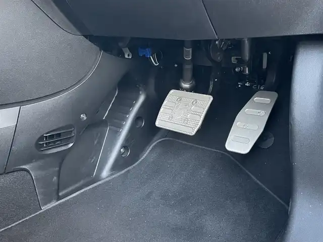 アバルト ５９５ ツーリズモ 静岡県 2022(令4)年 1.3万km 白 ブラウンレザーシート ダイヤモンドステッチ/OZracing16インチAW /REMUS2本出しマフラー/社外フロントスポイラー/社外カーボンリヤスポイラー /シリコンインテークホース/KONIショックアブソーバー/アイバッハサスペンション/キーレス/ETC/リヤガラスフィルム施工