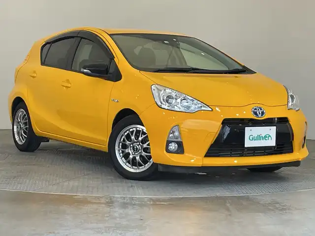 トヨタ アクア S 栃木県 2012(平24)年 5.6万km イエロー ワンオーナー/純正ナビ(NSCN-W68)/(ワンセグTV・CD)/前後ドライブレコーダー/ドアバイザー/ライトレベライザー/ETC/スマートキー/オートエアコン/純正フロアマット/ハロゲンヘッドライト/保証書