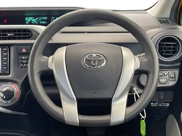 トヨタ アクア S 栃木県 2012(平24)年 5.6万km イエロー ワンオーナー/純正ナビ(NSCN-W68)/(ワンセグTV・CD)/前後ドライブレコーダー/ドアバイザー/ライトレベライザー/ETC/スマートキー/オートエアコン/純正フロアマット/ハロゲンヘッドライト/保証書