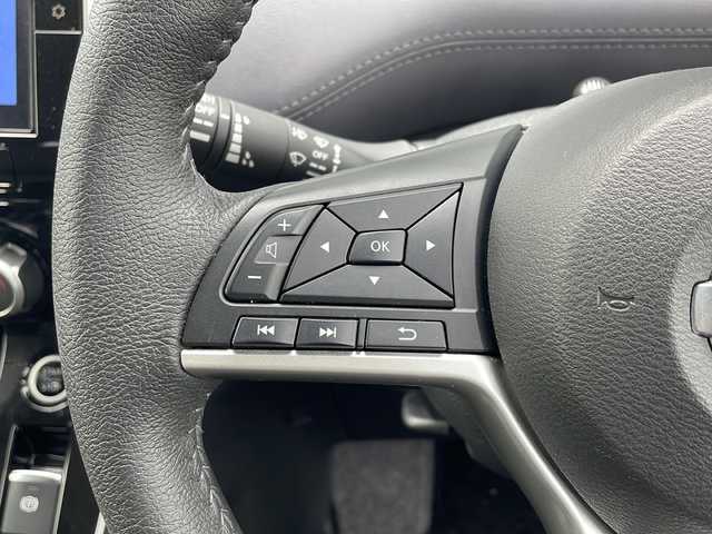 日産 セレナ ハイウェイスター V 長野県 2021(令3)年 3.3万km ブリリアントホワイトパール プロパイロット/インテリジェントエマージェンシーブレーキ/踏み間違い衝突防止アシスト/車線逸脱防止支援システム/車線逸脱警報/後側方衝突防止アシスト/後方車両検知警報/後退時車両検知警報/前方衝突予測警報/コーナーセンサー/純正フリップダウンモニター/純正10インチSDナビ/（CD/DVD/フルセグTV/BT）/バックカメラ/ビルトインETC/ドライブレコーダー/ハンズフリーパワースライドドア（両側）/ブラインドスポットモニター/革巻きステアリング/ステアリングスイッチ/電動パーキングブレーキ/ブレーキホールド/LEDヘッドランプ/フォグランプ/オートライト/スマートキー/Pスタート/電動格納ミラー/純正フロアマット/純正16インチAW