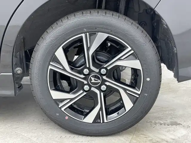 ダイハツ タント カスタム X 群馬県 2025(令7)年 0.3万km ブラックマイカメタリック 純正ディスプレイオーディオ/バックカメラ/衝突軽減ブレーキ/アイドリングストップ/電動格納ミラー/スマートキー/両側パワースライドドア/クリアランスソナー/LEDオートライト/シートヒーター/ハーフレザーシート/純正フロアマット/純正アルミホイール/横滑り防止装置/盗難防止装置