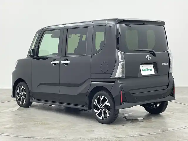 ダイハツ タント カスタム X 群馬県 2025(令7)年 0.3万km ブラックマイカメタリック 純正ディスプレイオーディオ/バックカメラ/衝突軽減ブレーキ/アイドリングストップ/電動格納ミラー/スマートキー/両側パワースライドドア/クリアランスソナー/LEDオートライト/シートヒーター/ハーフレザーシート/純正フロアマット/純正アルミホイール/横滑り防止装置/盗難防止装置