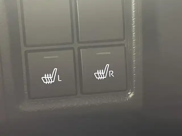 ダイハツ タント カスタム X 群馬県 2025(令7)年 0.3万km ブラックマイカメタリック 純正ディスプレイオーディオ/バックカメラ/衝突軽減ブレーキ/アイドリングストップ/電動格納ミラー/スマートキー/両側パワースライドドア/クリアランスソナー/LEDオートライト/シートヒーター/ハーフレザーシート/純正フロアマット/純正アルミホイール/横滑り防止装置/盗難防止装置