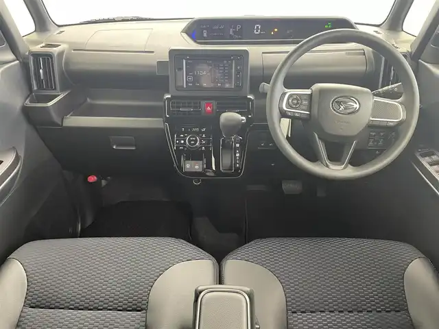 ダイハツ タント カスタム X 群馬県 2025(令7)年 0.3万km ブラックマイカメタリック 純正ディスプレイオーディオ/バックカメラ/衝突軽減ブレーキ/アイドリングストップ/電動格納ミラー/スマートキー/両側パワースライドドア/クリアランスソナー/LEDオートライト/シートヒーター/ハーフレザーシート/純正フロアマット/純正アルミホイール/横滑り防止装置/盗難防止装置