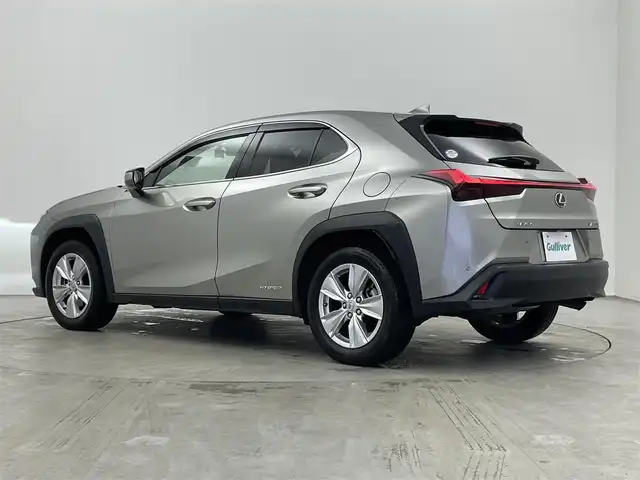 レクサス ＵＸ 200 バージョンC 埼玉県 2020(令2)年 3.6万km ソニックチタニウム メーカーナビ　バックカメラ　ビルトインＥＴＣ２．０　ドライブレコーダー　セーフティシステムプラス　レーダークルーズコントロール　メモリシート　ステアリングヒーター　シートヒーター　オートハイビーム