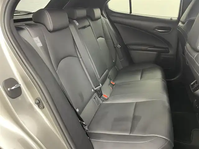 レクサス ＵＸ 200 バージョンC 埼玉県 2020(令2)年 3.6万km ソニックチタニウム メーカーナビ　バックカメラ　ビルトインＥＴＣ２．０　ドライブレコーダー　セーフティシステムプラス　レーダークルーズコントロール　メモリシート　ステアリングヒーター　シートヒーター　オートハイビーム