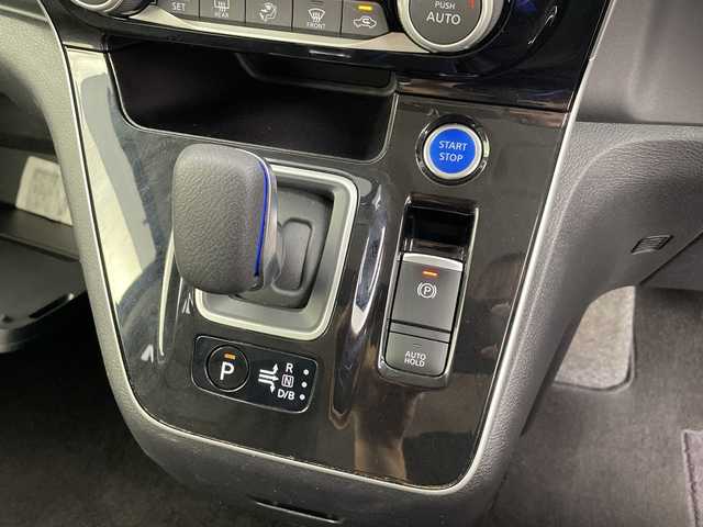 日産 セレナ e－パワー ハイウェイスター V 愛知県 2020(令2)年 4.9万km アズライトブルー プロパイロット/ナビ/・Bluetooth/・CD/DVD/・フルセグテレビ/・SD音楽録音/全方位モニター/フリップダウンモニター/衝突軽減ブレーキ/レーンキープアシスト/オートマチックハイビーム/前後コーナーセンサー/レーダークルーズコントロール/LEDヘッドライト