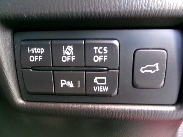 マツダ ＣＸ－８ XD ブラックトーンエディション 佐賀県 2020(令2)年 6.4万km ソウルレッドクリスタルM 【 i-ACTIVSENSE 】/ハイビーム・コントロールシステム/アダプティブ・LED・ヘッドライト/車線逸脱警報システム/ブラインド・スポット・モニタリング/交通標識認識システム/車間認知支援システム/ドライバー・アテンション・アラート/リア・クロス・トラフィック・アラート/マツダ・レーダー・クルーズ・コントロール/レーンキープ・アシスト・システム/アドバンスト・スマート・シティ・ブレーキ・サポート/AT誤発進抑制制御（前進）/スマート・シティ・ブレーキ・サポート（後退）/スマート・ブレーキ・サポート/360℃ビュー・モニター/フォワードセンシングカメラ/レーダーセンサー（フロント・リア）/超音波センサー（フロント・リア）/フロント・サイド・リアカメラ/ワンオーナー/純正SDナビ/フルセグテレビ/アルパインフリップダウンモニター/DVDプレーヤー/Bluetooth/USB/パワーシート（前席）/シートヒーター（前席）/ハーフレザーシート（1・2列目）/レザーシート（3列目）/パワーバックドア/アクティブ・ドライビング・ディスプレイ/オートライト/純正LEDライト/ETC/スマートキー2個