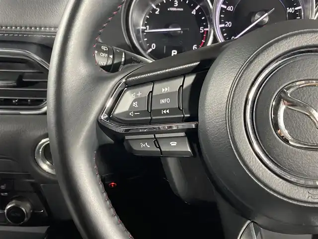 マツダ ＣＸ－８ XD ブラックトーンエディション 沖縄県 2022(令4)年 2.2万km ポリメタルグレーM 県外仕入　/禁煙車　/純正１０インチナビ（ＢＴ，フルセグ，ラジオ，ＵＳＢ）　/３６０°ビューモニター　/ＢＯＳＥサウンドシステム　/フリップダウンモニター　/ワイヤレス充電　/パワーシート　/電動リアゲート　/レーダークルーズコントロール/BSM(ブラインドスポットモニター)/HUD(ヘッドアップディスプレイ)/コーナーセンサー/パドルシフト　/ルーフレール/純正フロアマット/ハーフレザーシート/LEDヘッドライト/純正19インチヘッドライト