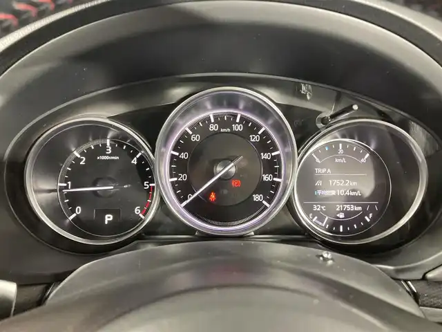 マツダ ＣＸ－８ XD ブラックトーンエディション 沖縄県 2022(令4)年 2.2万km ポリメタルグレーM 県外仕入　/禁煙車　/純正１０インチナビ（ＢＴ，フルセグ，ラジオ，ＵＳＢ）　/３６０°ビューモニター　/ＢＯＳＥサウンドシステム　/フリップダウンモニター　/ワイヤレス充電　/パワーシート　/電動リアゲート　/レーダークルーズコントロール/BSM(ブラインドスポットモニター)/HUD(ヘッドアップディスプレイ)/コーナーセンサー/パドルシフト　/ルーフレール/純正フロアマット/ハーフレザーシート/LEDヘッドライト/純正19インチヘッドライト