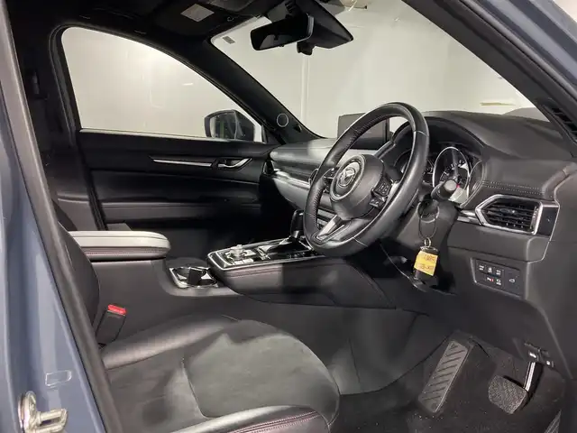 マツダ ＣＸ－８ XD ブラックトーンエディション 沖縄県 2022(令4)年 2.2万km ポリメタルグレーM 県外仕入　/禁煙車　/純正１０インチナビ（ＢＴ，フルセグ，ラジオ，ＵＳＢ）　/３６０°ビューモニター　/ＢＯＳＥサウンドシステム　/フリップダウンモニター　/ワイヤレス充電　/パワーシート　/電動リアゲート　/レーダークルーズコントロール/BSM(ブラインドスポットモニター)/HUD(ヘッドアップディスプレイ)/コーナーセンサー/パドルシフト　/ルーフレール/純正フロアマット/ハーフレザーシート/LEDヘッドライト/純正19インチヘッドライト