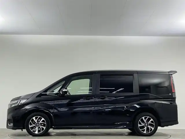 ホンダ ステップワゴン スパーダ ホンダセンシング 埼玉県 2018(平30)年 5万km プレミアムスパークルブラックパール 純正９型ナビ　１１．６型フリップダウンモニター　バックカメラ　両側パワースライドドア　ビルトインＥＴＣ　ＬＥＤヘッドライト　フルセグ　Ｂｌｕｅｔｏｏｔｈ　ウォークスルー　ＭＴモード付　衝突軽減