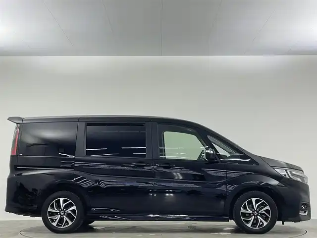 ホンダ ステップワゴン スパーダ ホンダセンシング 埼玉県 2018(平30)年 5万km プレミアムスパークルブラックパール 純正９型ナビ　１１．６型フリップダウンモニター　バックカメラ　両側パワースライドドア　ビルトインＥＴＣ　ＬＥＤヘッドライト　フルセグ　Ｂｌｕｅｔｏｏｔｈ　ウォークスルー　ＭＴモード付　衝突軽減