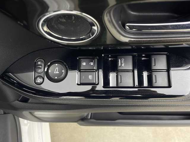 ホンダ Ｎ ＢＯＸ カスタム G L ターボ ホンダセンシング 秋田県 2019(平31)年 6.2万km プラチナホワイトパール 純正ナビ　VXM-194　/・ＣＤ、ＤＶＤ、ＳＤ/・ＢＴ/・ＵＳＢ/・ラジオ/両側パワースライドドア/前席シートヒーター/ナビ連動前後ドライブレコーダー/パドルシフト/電動格納ミラー/横滑り防止装置/車線逸脱警報装置/衝突軽減装置