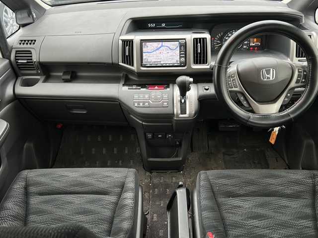 ホンダ ステップワゴン G コンフォートセレクション 岐阜県 2012(平24)年 13.2万km ホワイトオーキッドパール 純正ＨＤＤナビ　/３列シート　/両側パワースライドドア　/ビルトインＥＴＣ　/エアロ（フロント）　/クルーズコントロール　/フルフラットシート　/ウォークスルー　/オートライト/ワンセグテレビ　/純正フロアマット　/リモコンキー/アイドリングストップ/スペアキー1本/USB入力端子/チップアップシート/ABS/横滑り防止装置/盗難防止装置/エアバッグW/冷房（AAC)