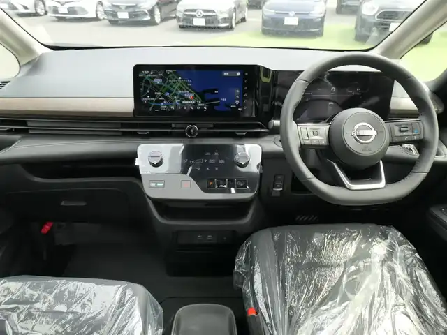 日産 セレナ e－パワー ハイウェイスター V 千葉県 2025(令7)年 0.1万km未満 プリズムホワイト e-POWER　ハイウエイスターV　ヘッドランプ オートレベライザー+アダプティブLEDヘッドライトシステム+インテリジェント アラウンドビューモニター（移動物 検知機能付）+インテリジェント ルームミラー+アドバンスドドライブアシストディスプレイ（12.3インチカラーディスプレイ）+統合型インターフェースディスプレイ+ワイヤレス充電器+6スピーカー+NissanConnectナビゲーションシステム（地デジ内蔵）+車載通信ユニット（TCU［Telematics Control Unit］）+ETC2.0ユニット（ビルトインタイプ）+ドライブレコーダー（前後セット）+プロパイロット（ナビリンク機能付）+プロパイロット緊急停止支援システム（SOSコール機能付）+SOSコール（488/400円）/エマージェンシーブレーキ/プロパイロット/インテリジェントクルーズコントロール/インテリジェントルームミラー/ハンズフリー両側パワースライドドア/ワイヤレス充電/純正コネクトナビ/地デジTV/【Bluetooth接続】/アラウンドビューモニター/革巻きステアリング/ステアリングスイッチ/LEDヘッドライト/フォグライト/ウインカーミラー/コーナーセンサー/純正16インチアルミホイル/インテリジェントキー