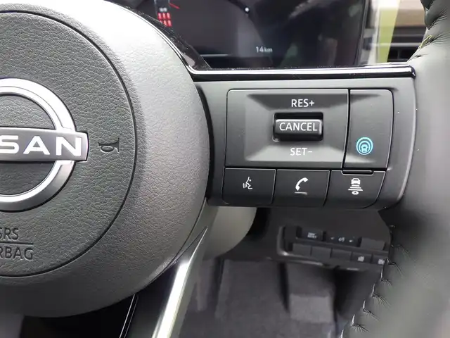 日産 セレナ e－パワー ハイウェイスター V 千葉県 2025(令7)年 0.1万km未満 プリズムホワイト e-POWER　ハイウエイスターV　ヘッドランプ オートレベライザー+アダプティブLEDヘッドライトシステム+インテリジェント アラウンドビューモニター（移動物 検知機能付）+インテリジェント ルームミラー+アドバンスドドライブアシストディスプレイ（12.3インチカラーディスプレイ）+統合型インターフェースディスプレイ+ワイヤレス充電器+6スピーカー+NissanConnectナビゲーションシステム（地デジ内蔵）+車載通信ユニット（TCU［Telematics Control Unit］）+ETC2.0ユニット（ビルトインタイプ）+ドライブレコーダー（前後セット）+プロパイロット（ナビリンク機能付）+プロパイロット緊急停止支援システム（SOSコール機能付）+SOSコール（488/400円）/エマージェンシーブレーキ/プロパイロット/インテリジェントクルーズコントロール/インテリジェントルームミラー/ハンズフリー両側パワースライドドア/ワイヤレス充電/純正コネクトナビ/地デジTV/【Bluetooth接続】/アラウンドビューモニター/革巻きステアリング/ステアリングスイッチ/LEDヘッドライト/フォグライト/ウインカーミラー/コーナーセンサー/純正16インチアルミホイル/インテリジェントキー