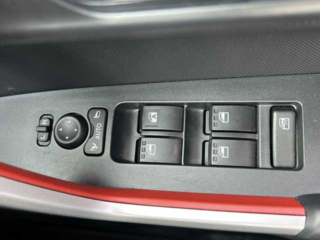 トヨタ ライズ Z 岐阜県 2020(令2)年 5.6万km シャイニングホワイトパール /ワンオーナー//メーカー純正9インチディスプレイオーディオ/(BT/フルセグTV/SDL/FM/AM/USB)//スマートアシスト/（アダプティブクルーズコントロール）/（衝突警報機能）/（衝突回避支援ブレーキ機能）/（ブレーキ制御付誤発進抑制機能）/（車線逸脱警報機能）/（車線逸脱抑制制御機能）/（先行者発進お知らせ機能）/（標識認識機能）/（レーンキープコントロール）/（オートハイビーム）/（アダプティブドライビングビーム）//アラウンドビューモニター//バックカメラ//ETC//ドライブレコーダー//シートヒーター//2.1A USBソケット（充電用）//アクセサリーソケット//スペアキー×1//取り扱い説明書//保証書