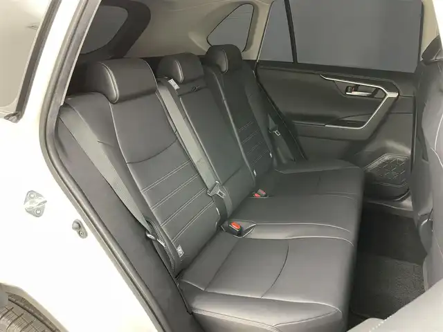 トヨタ ＲＡＶ４ G Zパッケージ 岡山県 2021(令3)年 2.8万km ホワイトパールクリスタルシャイン モデリスタエアロ/アラウンドビューモニター/レーダークルーズコントロール/合皮シート/ビルトインETC/LEDヘッドライト/オートハイビーム/フォグランプ/4WD/ダウンヒルアシスト/シートヒーター/ステアリングヒーター/デジタルインナーミラー/置くだけ充電/ドライブレコーダー/ブラインドスポットモニター/純正９インチナビ/（Bluetooth/フルセグTV/社外HDMI）/衝突軽減ブレーキシステム/USB接続/踏み間違い防止装置/コーナーセンサー