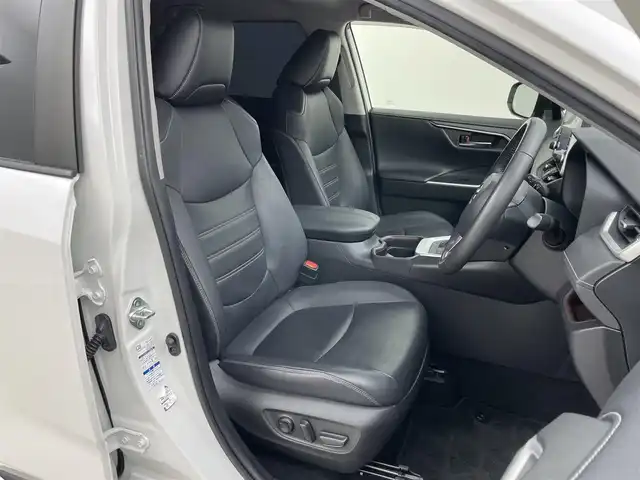 トヨタ ＲＡＶ４ G Zパッケージ 岡山県 2021(令3)年 2.8万km ホワイトパールクリスタルシャイン モデリスタエアロ/アラウンドビューモニター/レーダークルーズコントロール/合皮シート/ビルトインETC/LEDヘッドライト/オートハイビーム/フォグランプ/4WD/ダウンヒルアシスト/シートヒーター/ステアリングヒーター/デジタルインナーミラー/置くだけ充電/ドライブレコーダー/ブラインドスポットモニター/純正９インチナビ/（Bluetooth/フルセグTV/社外HDMI）/衝突軽減ブレーキシステム/USB接続/踏み間違い防止装置/コーナーセンサー