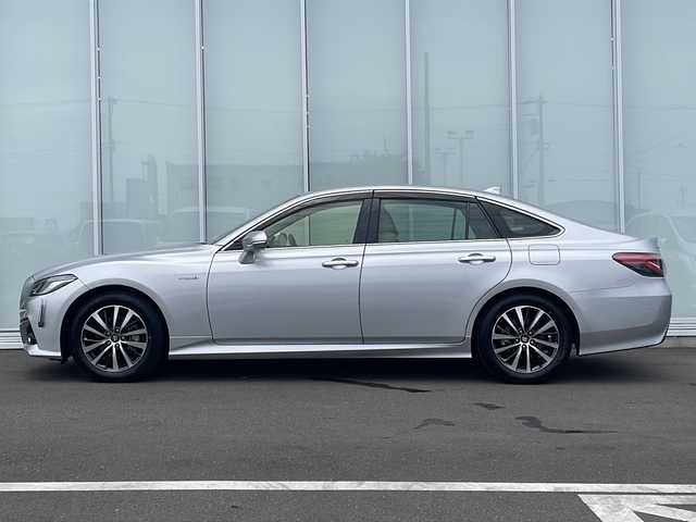 トヨタ クラウン ハイブリッド 神奈川県 2019(平31)年 3.2万km シルバーM 純正ナビ（フルセグ　ＣＤ／ＤＶ　Ｂｌｕｅｔｏｏｔｈ）　/バックカメラ　/追従クルーズコントロール　/レーンキープアシスト　/シートヒーターＤ＋Ｎ席　/パワーシートＤ＋Ｎ席　/コーナーセンサー/ドライブレコーダー/ビルドインETC2.0/純正アルミホイル/純正フロアマット/ABS/横滑り防止装置/衝突被害軽減システム/オートマチックハイビーム