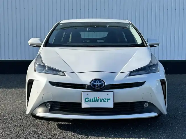 トヨタ プリウス S ツーリングセレ ブラックED 千葉県 2021(令3)年 3.6万km プラチナホワイトパールマイカ 純正メモリナビ/(フルセグTV/CD/DVD/BT/FM/AM)/全周囲カメラ/衝突被害軽減システム/車線逸脱警報/レーダークルーズコントロール/レザーシート/横滑り防止装置/ETC/アイドリングストップ/LEDヘッドライト/フォグランプ/オートライト/ウィンカーミラー/電動格納ミラー/純正17インチAW/シートヒーター/エアシート/シートリフター/プッシュスタート/スマートキー/フロアマット/ドアバイザー/保証書