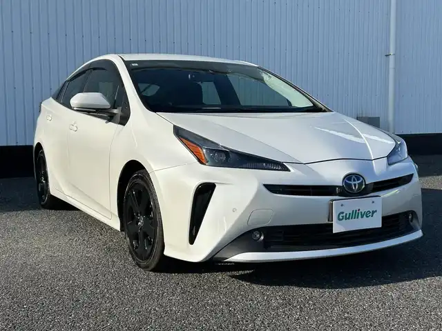 トヨタ プリウス S ツーリングセレ ブラックED 千葉県 2021(令3)年 3.6万km プラチナホワイトパールマイカ 純正メモリナビ/(フルセグTV/CD/DVD/BT/FM/AM)/全周囲カメラ/衝突被害軽減システム/車線逸脱警報/レーダークルーズコントロール/レザーシート/横滑り防止装置/ETC/アイドリングストップ/LEDヘッドライト/フォグランプ/オートライト/ウィンカーミラー/電動格納ミラー/純正17インチAW/シートヒーター/エアシート/シートリフター/プッシュスタート/スマートキー/フロアマット/ドアバイザー/保証書