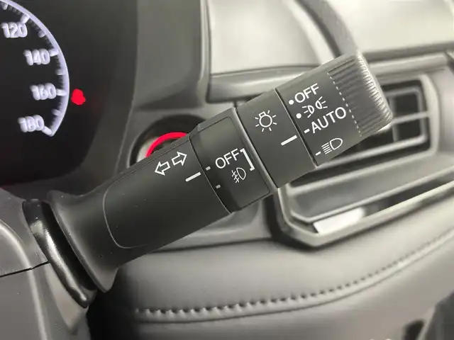 ホンダ ＷＲ－Ｖ Z+ 埼玉県 2025(令7)年 0.1万km未満 プラチナホワイトパール 登録済未使用車/純正ナビ/(Bluetooth/USB/ipod/Apple Car Play/Android Auto/AM/FM)/地デジフルセグ/バックカメラ/Honda SENSING/・アダプティブクルーズコントロール/・衝突軽減ブレーキ/・先行車発進お知らせ機能/・歩行者事故低減ステアリング/・路外逸脱抑制機能/・標識認識機能/・後方誤発進抑制機能/・急アクセル抑制機能/・パーキングセンサーシステム/・オートハイビーム/パドルシフト/プッシュスタート/ステアリングリモコン/ウィンカーミラー/フロントフォグランプ/純正17インチアルミホイール