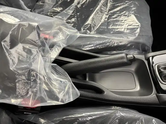 ホンダ ＷＲ－Ｖ Z+ 埼玉県 2025(令7)年 0.1万km未満 プラチナホワイトパール 登録済未使用車/純正ナビ/(Bluetooth/USB/ipod/Apple Car Play/Android Auto/AM/FM)/地デジフルセグ/バックカメラ/Honda SENSING/・アダプティブクルーズコントロール/・衝突軽減ブレーキ/・先行車発進お知らせ機能/・歩行者事故低減ステアリング/・路外逸脱抑制機能/・標識認識機能/・後方誤発進抑制機能/・急アクセル抑制機能/・パーキングセンサーシステム/・オートハイビーム/パドルシフト/プッシュスタート/ステアリングリモコン/ウィンカーミラー/フロントフォグランプ/純正17インチアルミホイール
