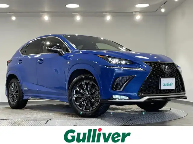レクサス ＮＸ 300h クール&ブライト 愛知県 2020(令2)年 5.3万km セレスティアルブルーガラスフレーク 純正１０インチナビ　/（AM/FM/CD・DVD再生/SD/Bluetooth/USB/フルセグTV）/ムーンルーフ　/モデリスタエアロ（S/R)/ブラインドスポットモニター　/三眼ＬＥＤヘッドライト　/置くだけ充電　/ヘッドアップディスプレイ　/ＡＣ１００Ｖ　/レクサスセーフティシステム＋　/　　-プリクラッシュセーフティ/　　-レーントレーニングアシスト/　　-オートマチックハイビーム/　　-レーダークルーズコントロール/　　-ロードサインアシスト/　　-先行車発進告知機能/ビルトインETC2.0/電動バックドア　/シートベンチレーション/シートヒーター/ステアリングヒーター/バックカメラ/前後ドライブレコーダー/メモリー機能付パワーシート/パドルシフト/黒革シート/純正フロアマット/プッシュスタート/　　-スマートキー