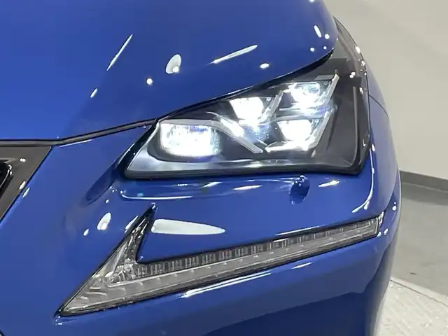 レクサス ＮＸ 300h クール&ブライト 愛知県 2020(令2)年 5.3万km セレスティアルブルーガラスフレーク 純正１０インチナビ　/（AM/FM/CD・DVD再生/SD/Bluetooth/USB/フルセグTV）/ムーンルーフ　/モデリスタエアロ（S/R)/ブラインドスポットモニター　/三眼ＬＥＤヘッドライト　/置くだけ充電　/ヘッドアップディスプレイ　/ＡＣ１００Ｖ　/レクサスセーフティシステム＋　/　　-プリクラッシュセーフティ/　　-レーントレーニングアシスト/　　-オートマチックハイビーム/　　-レーダークルーズコントロール/　　-ロードサインアシスト/　　-先行車発進告知機能/ビルトインETC2.0/電動バックドア　/シートベンチレーション/シートヒーター/ステアリングヒーター/バックカメラ/前後ドライブレコーダー/メモリー機能付パワーシート/パドルシフト/黒革シート/純正フロアマット/プッシュスタート/　　-スマートキー