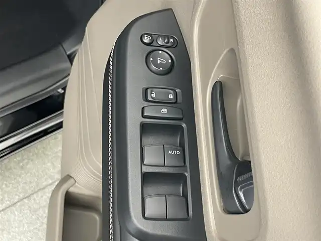 ホンダ Ｎ ＢＯＸ JOY ターボ 愛知県 2025(令7)年 0.1千km クリスタルブラックパール 届出済未使用車　ホンダセンシング　ホンダコネクトナビ装着パッケージ　両側電動スライドドア　シートヒーター　撥水ファブリックシート　誤発進抑制　衝突軽減　オートハイビーム　ＬＥＤヘッドライト　禁煙車
