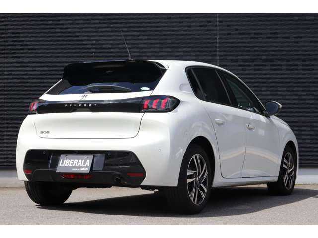 プジョー ２０８ アリュール 大分県 2021(令3)年 4.5万km 白 アクティブセーフティブレーキ/アクティブクルーズコントロール/レーンポジショニングアシスト /純正ディスプレイオーディオ/CarPlay/Bluetooth/バックカメラ/ワイヤレス充電/ハーフレザー/LEDライト/オートライト/純正16インチAW/ETC