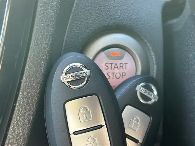 日産 ジューク 15RX Vセレ ドレスアップ 新潟県 2011(平23)年 12.9万km ブラックM 純正ナビ【ワンセグTV/FM・AM/BT/CD/】/バックカメラ/コーナーセンサー/ETC/オートライト/純正アルミホイール/純正フロアマット/革巻きステアリング/プッシュスタート/スマートキー/スペアキー